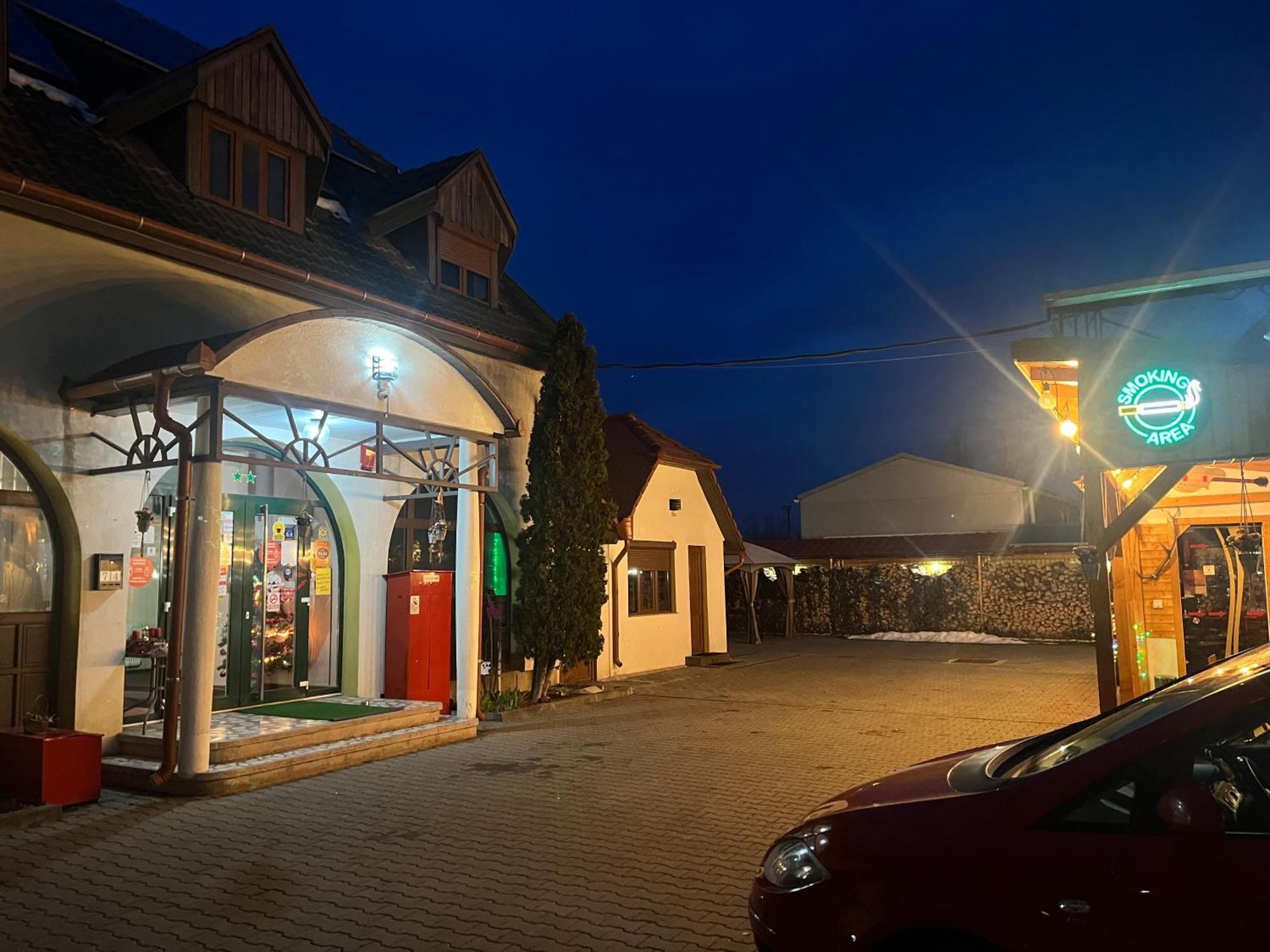 Prince Hotel Меркуря-Чук Экстерьер фото